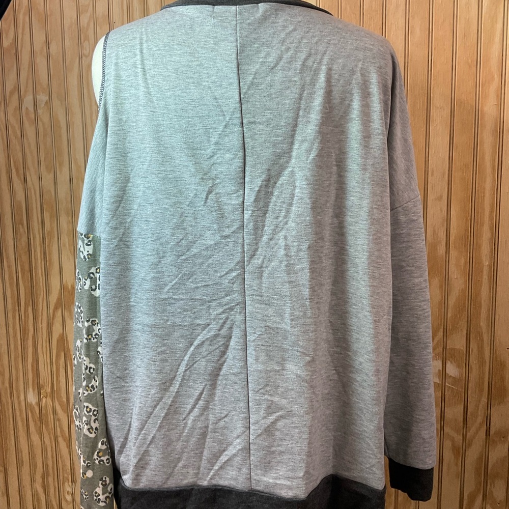 Cold Shoulder Sweatshirt - Picture 4 of 6